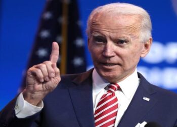 بايدن يحذر من أزمة مناخ تهدد البشرية