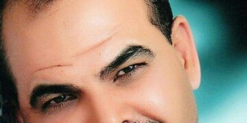 المقهى.  شعر/ عصام عبد المحسن