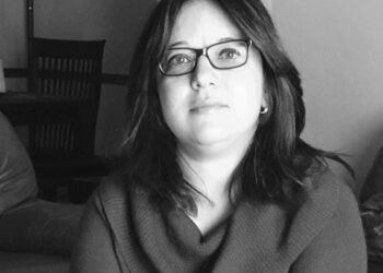 الشاعرة إيناس أصفري / سيرة ذاتية