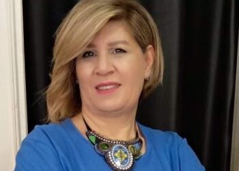 الشاعرة غادة حسيني / أحبك