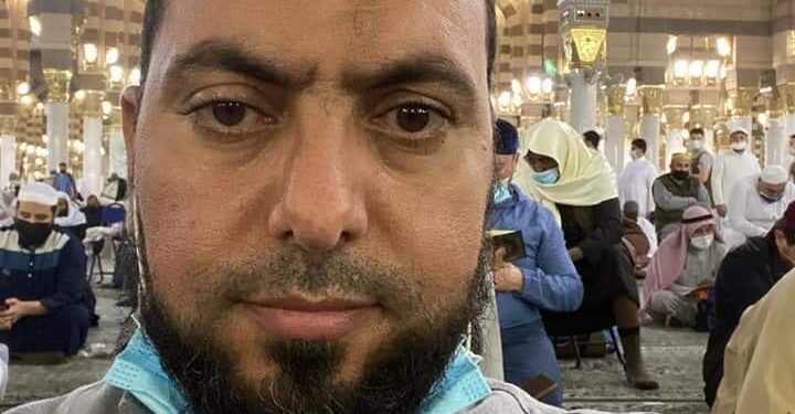 الشاعر د. محمد آل داود / أواري عنكَ أشواقي