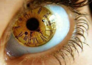 الأديبة صباح سعيد السباعي / أضبط الوقت على همسات عينيها