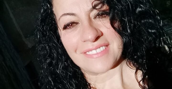 الشاعرة ريتا سكاف/تلك الأشياء