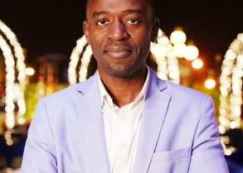 قصيدة سيّدي للشاعر عبدالله بيلا تُرجمت إلى البرتغالية بواسطة الشاعرة تغريد بو مرعي