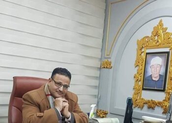 الشاعر خالد أبو العلا / وعائدا من غربتي