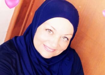 الشاعرة نجاة بشارة / إنّي لأبصرُ