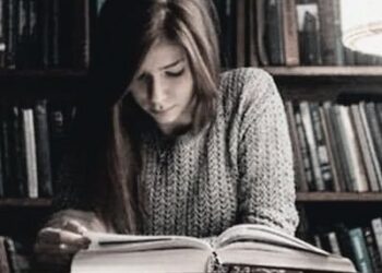 ماذا أقول لهُ؟ بقلم الشاعرة علياء رمضان / ترجمة إلى الإسبانية: الشاعرة تغريد بو مرعي