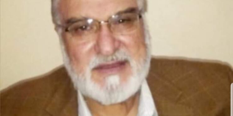 الشاعر د. علي عجمي / التواضع