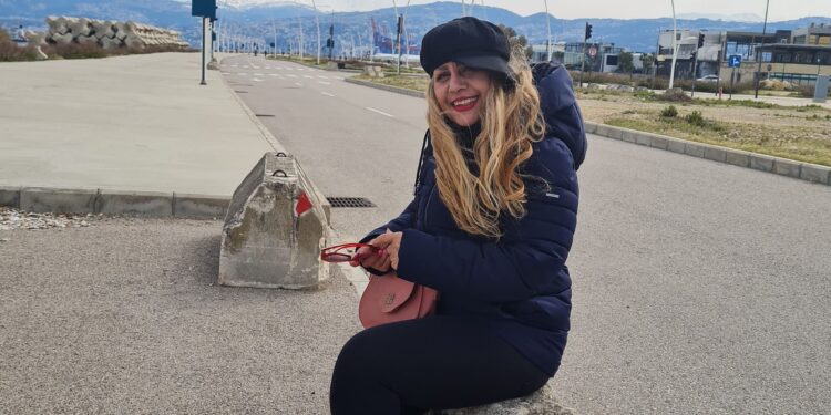 الشاعرة مايا خوري / الليل أنغام الحنين