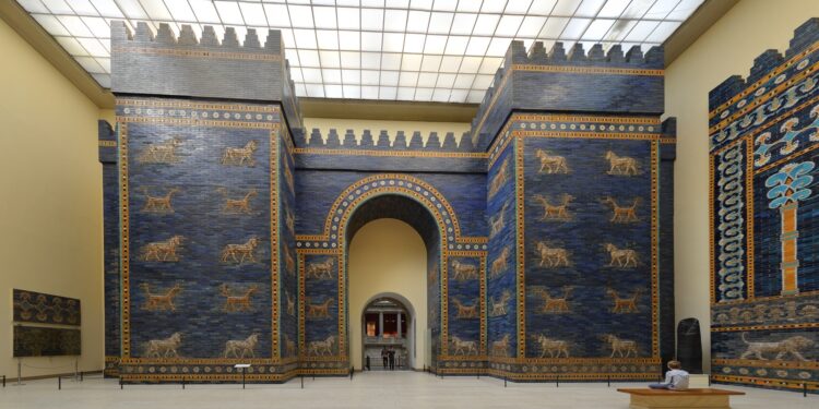 إعتقال الطائي / تبسّمتْ عشتار في الغُربة