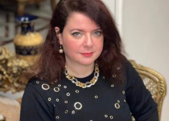 الشاعرة شروق لطيف / صياد على باب الله