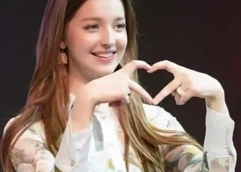 يَامَنْ مَلَكْتَ القَلبَ