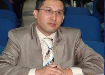 لقاء بقلم عادل المعيزي / ترجمة إلى البرتغالية: تغريد بو مرعي