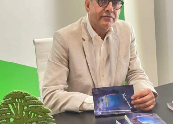 حياكةُ الفكر بقلم :محمد وهبه/ لبنان / ترجمة إلى البرتغالية: تغريد بو مرعي