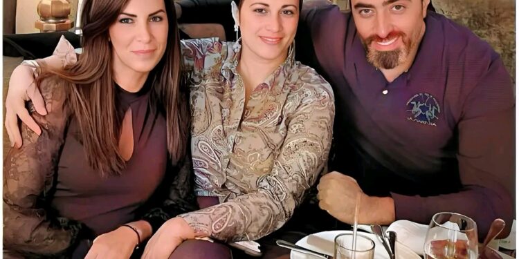 الفنان #باسم_ياخور برفقة اخواته البنات خلال أحتفالهم في #عيد_الميلاد🎄