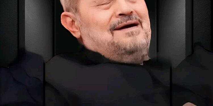 انهيار الفنان #جورج_وسوف من البكاء والحزن الشديد أثناء تقبله العزاء على وفاة نجله