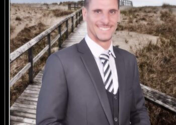 أنا شاعرٌ / الشاعر أحمد حسن علي