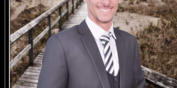 أنا شاعرٌ / الشاعر أحمد حسن علي