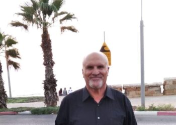 القرد السعيد / الشاعر أ.د. جمال أسدي