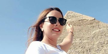 الشاعرة | زينا حمدي