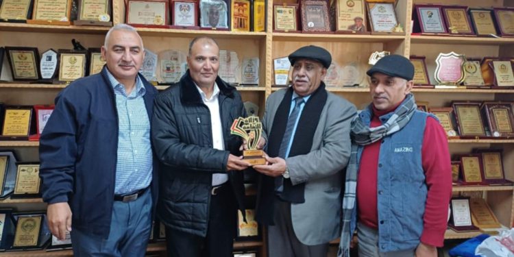 مديرية ثقافة مادبا تكرّم الشاعر الكبير سعيد يعقوب في منزله في مادبا