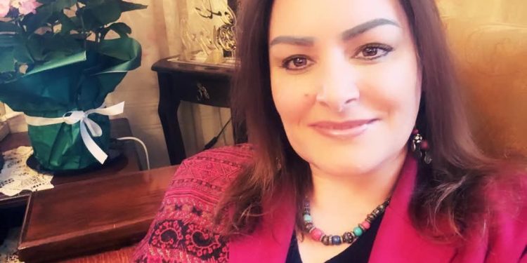 كما الزهر أنت / الشاعرة نجوى الغزال