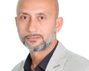 عيناك زقزقةٌ لعصفور /م. الشاعر محمد كمال أبو عايد