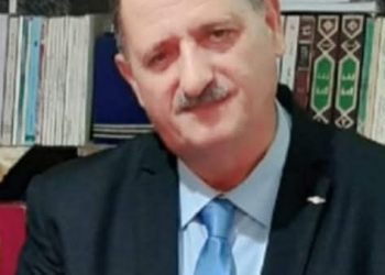 كوثر يترقرق باسما / الشاعر د. جمال مرسي