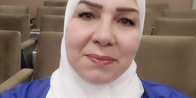 كما تمرُّ يد النّحات / الشاعرة عائشة بريكات