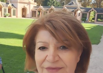 لاترحل بمفردك / الشاعرة السورية القديرة الدكتورة ناديا حماد