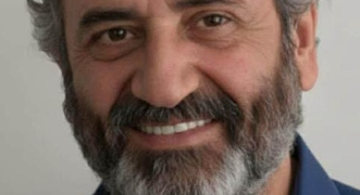 مِن عبِقِ المَاضي : دراسة لقصَّة  “دُولابُ أُمي” للأديب سعدالله بركات *بقلم الشاعر جورج عازار